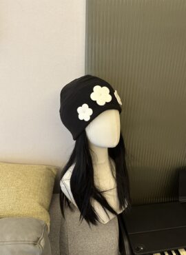Black Flower Embellished Beanie Hat | Danielle - NewJeans