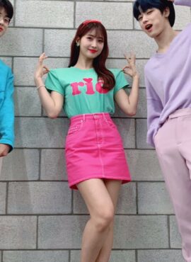 Pink Denim Mini Skirt | Sihyeon - Everglow